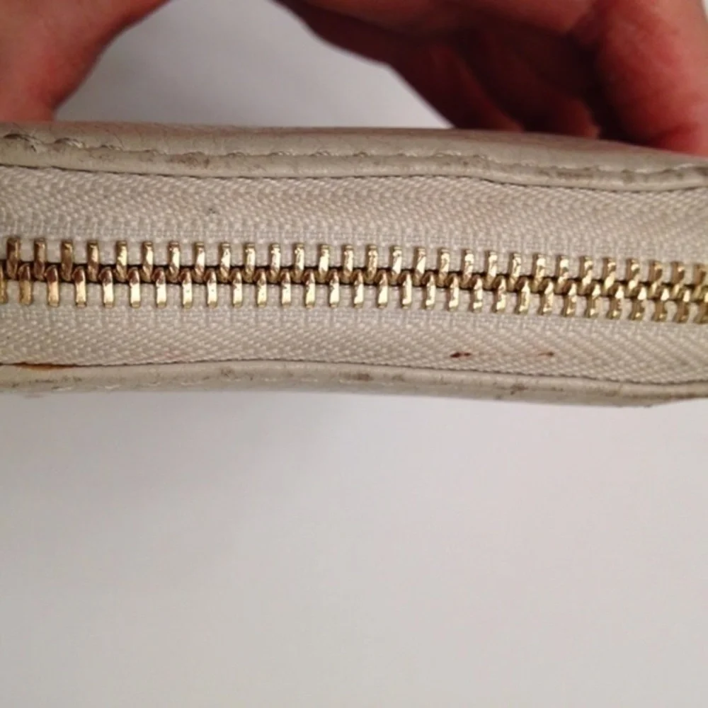 MICHAEL KORS CREAM LEATHER ZIPPER ACCORDION WALLET